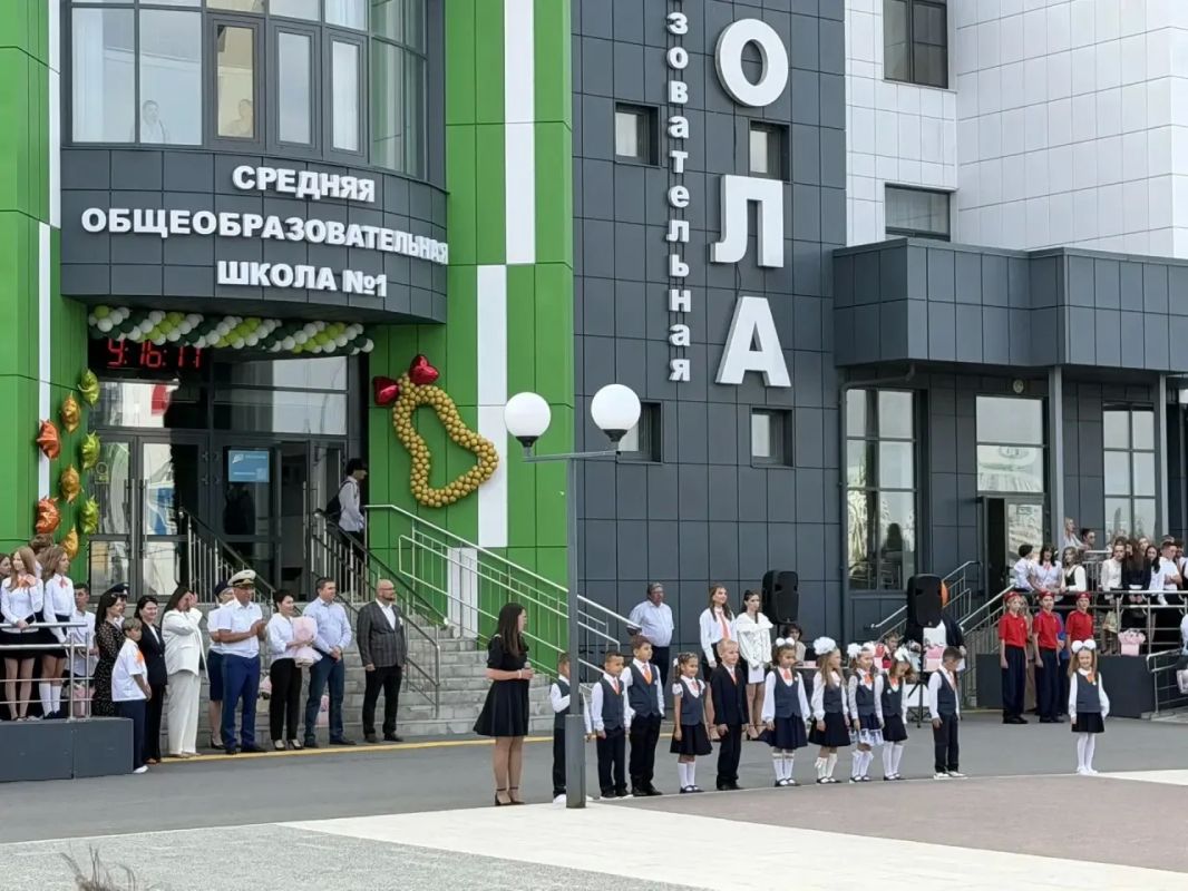 Прокурор региона Дмитрий Горшков поздравил детей с Днем знаний День знаний традиционно объединяет школьников, педагогов и родителей, открывая новый этап образовательного пути детей. В этом году 1 сентября стало началом... Прокурор региона Дмитрий Горшков поздравил детей с Днем знаний День знаний традиционно объединяет школьников, педагогов и родителей, открывая новый этап образовательного пути детей. В этом году 1 сентября стало началом...