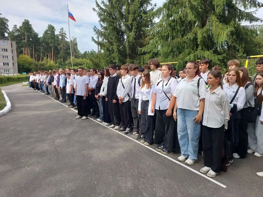 3 сентября в Пензенском агропромышленном колледже прошла акция «Капля жизни» - памятное мероприятие, посвященное Дню солидарности в борьбе с терроризмом 3 сентября в Пензенском агропромышленном колледже прошла акция «Капля жизни» - памятное мероприятие, посвященное Дню солидарности в борьбе с терроризмом