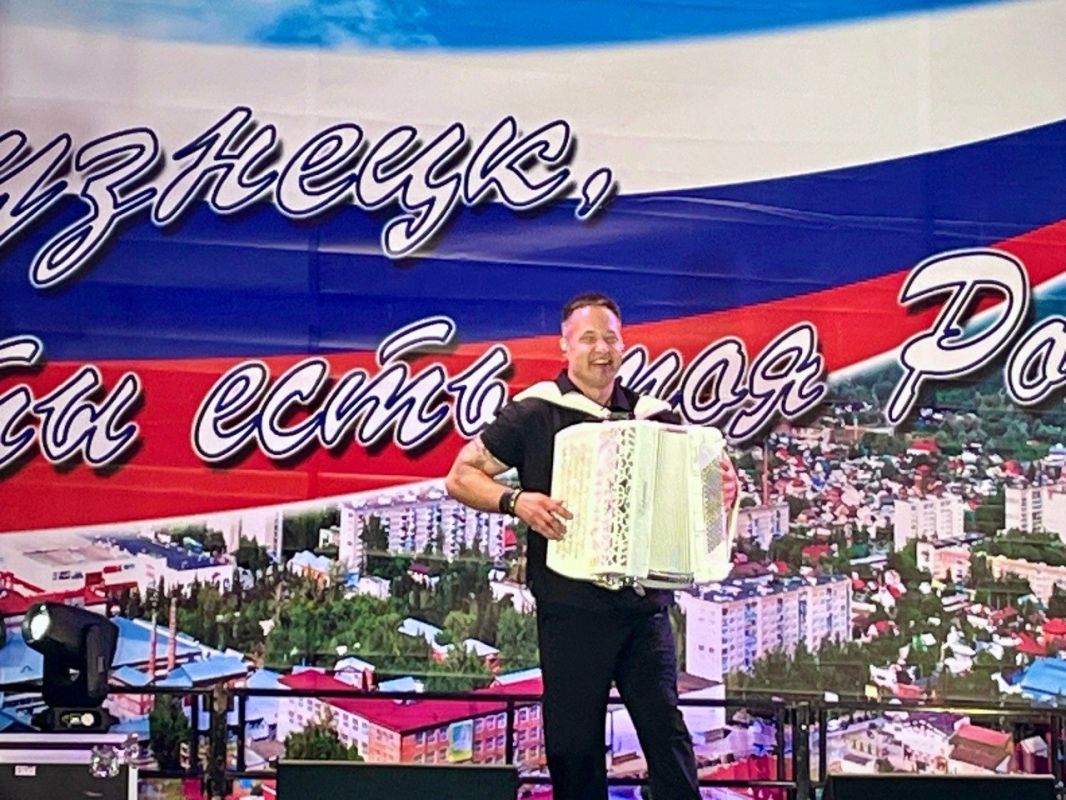 Александр Васильев поздравил кузнечан с Днем города Александр Васильев поздравил кузнечан с Днем города