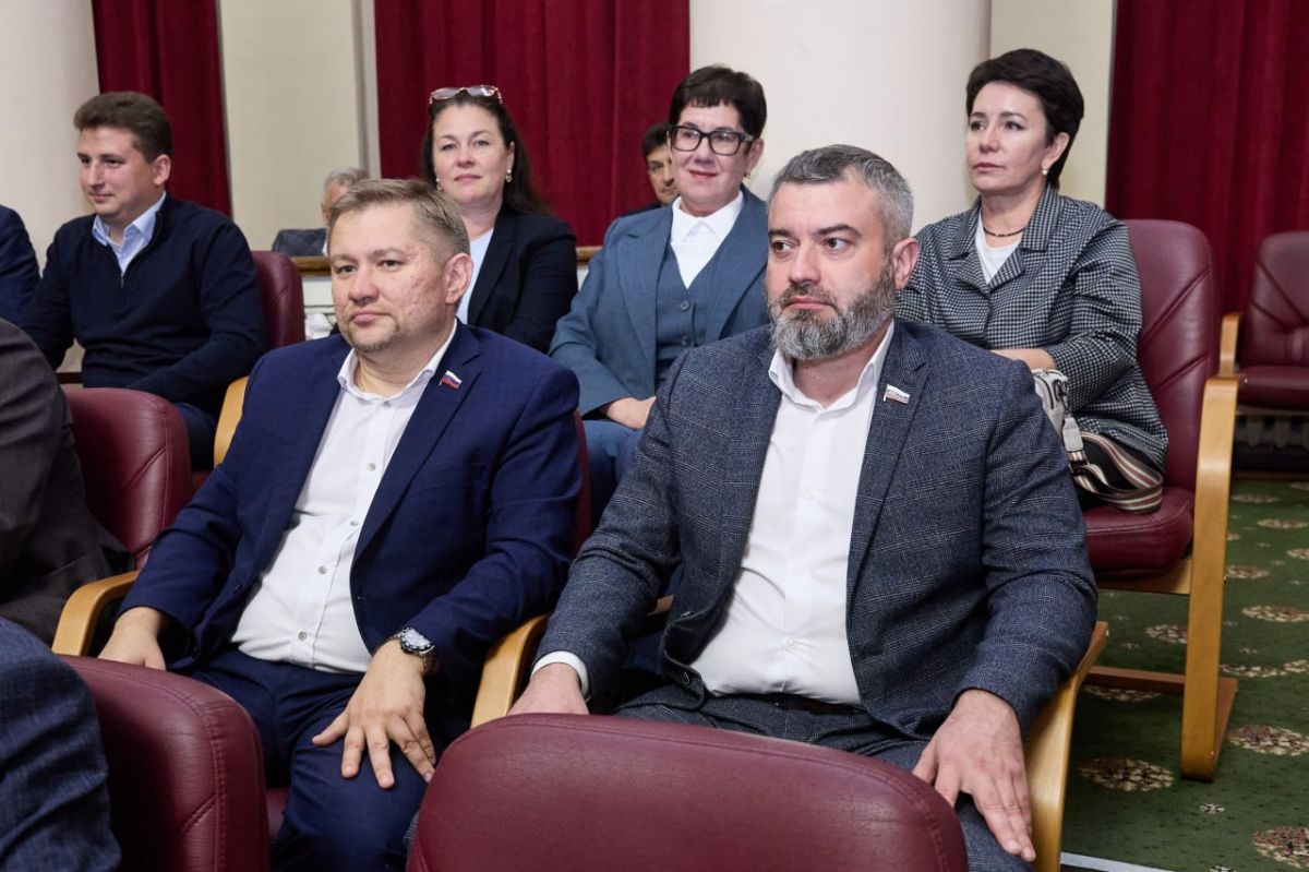 Реконструкцию аэропорта города Пензы обсудили в правительстве региона Реконструкцию аэропорта города Пензы обсудили в правительстве региона