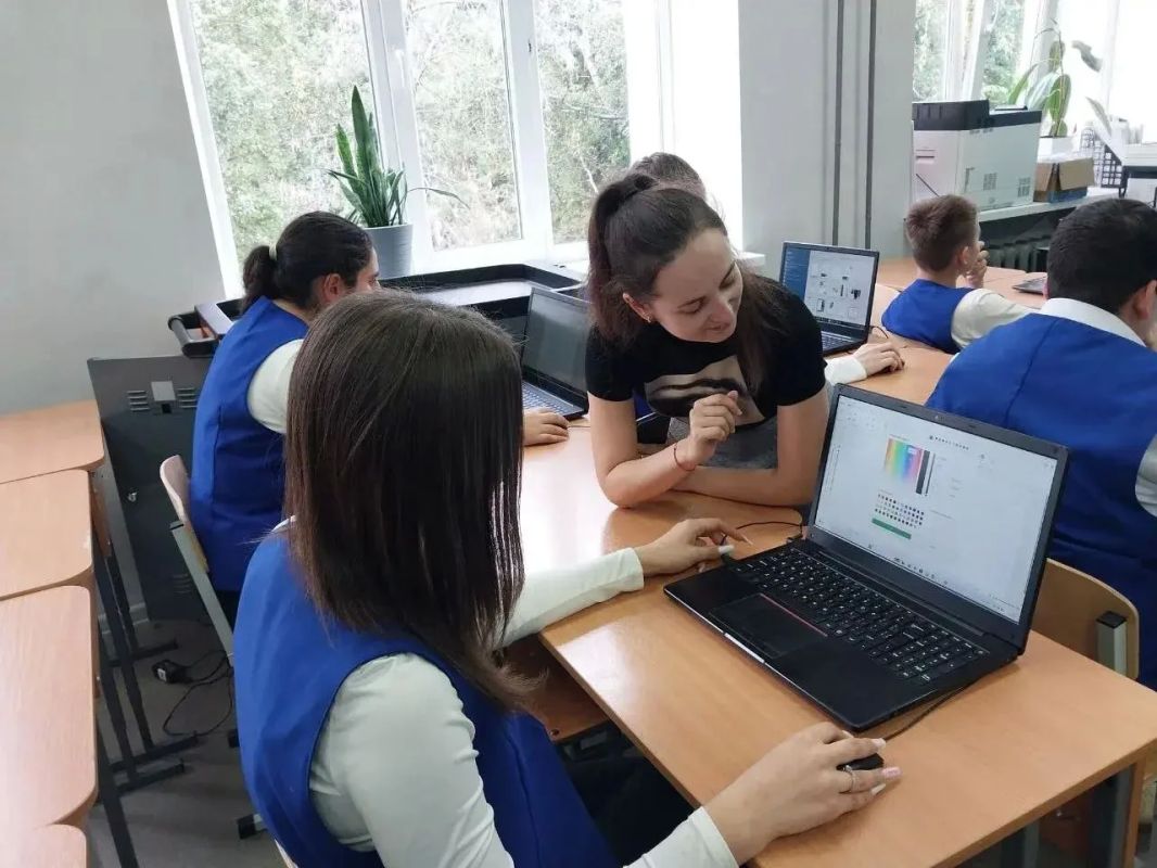 В прошлую пятницу, 11 сентября, детский технопарк «Школьный Кванториум» на базе лицея № 2 города Пензы отметил свой пятилетний юбилей В прошлую пятницу, 11 сентября, детский технопарк «Школьный Кванториум» на базе лицея № 2 города Пензы отметил свой пятилетний юбилей
