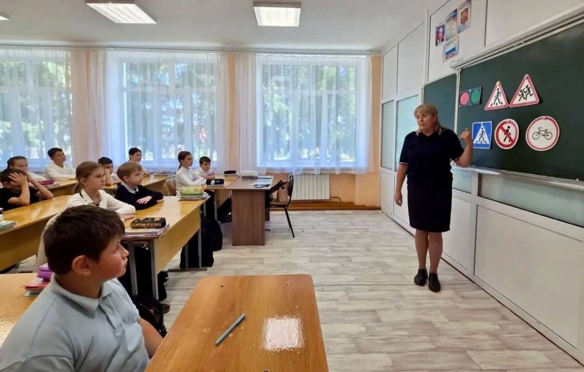 Сотрудники Госавтоинспекции Никольского района провели профилактическое занятие по дорожной безопасности Сотрудники Госавтоинспекции Никольского района провели профилактическое занятие по дорожной безопасности
