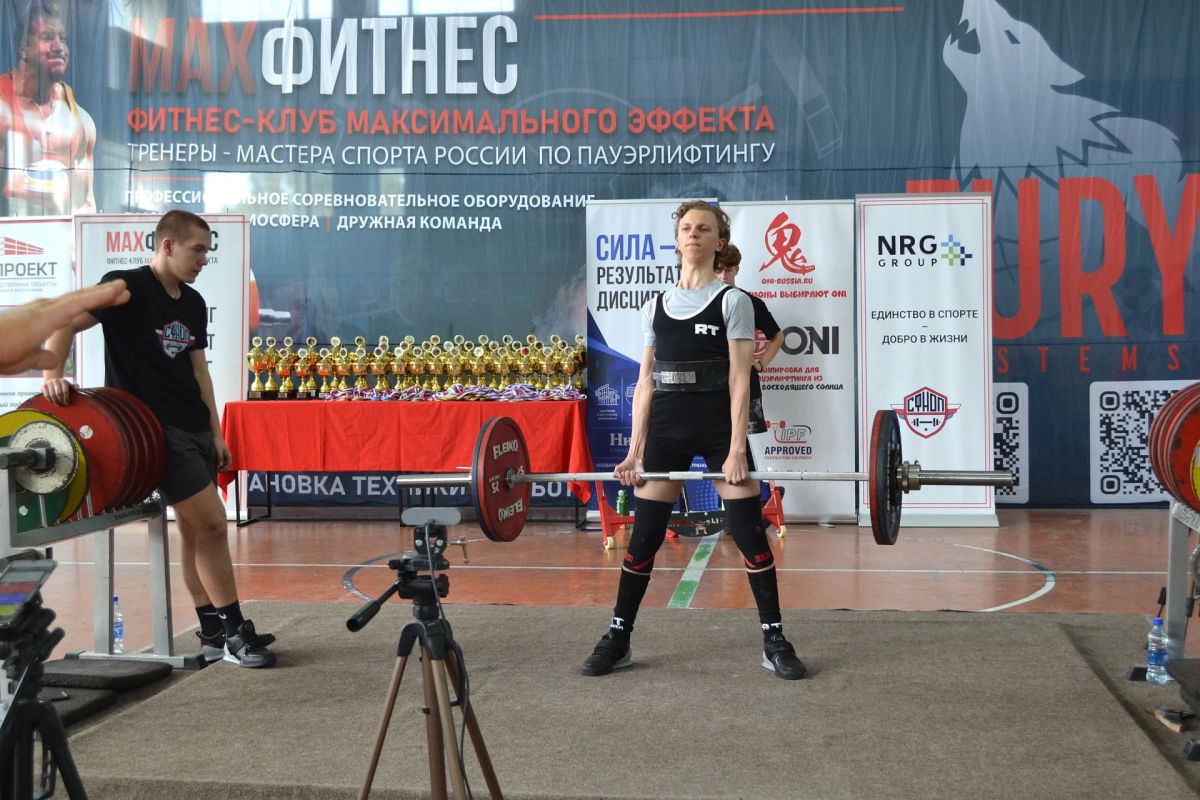 Пензенские спортсмены — победители всероссийских соревнований по пауэрлифтингу Пензенские спортсмены — победители всероссийских соревнований по пауэрлифтингу