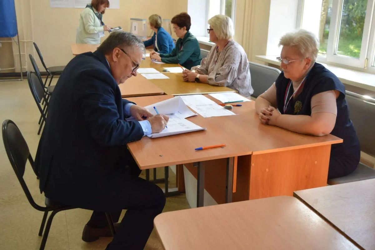 Председатель Избирательной комиссии Пензенской области Александр Синюков совместно с Уполномоченным по правам человека в Пензенской области Владимиром Фоминым провели мониторинг избирательных участков на территории города... Председатель Избирательной комиссии Пензенской области Александр Синюков совместно с Уполномоченным по правам человека в Пензенской области Владимиром Фоминым провели мониторинг избирательных участков на территории города...