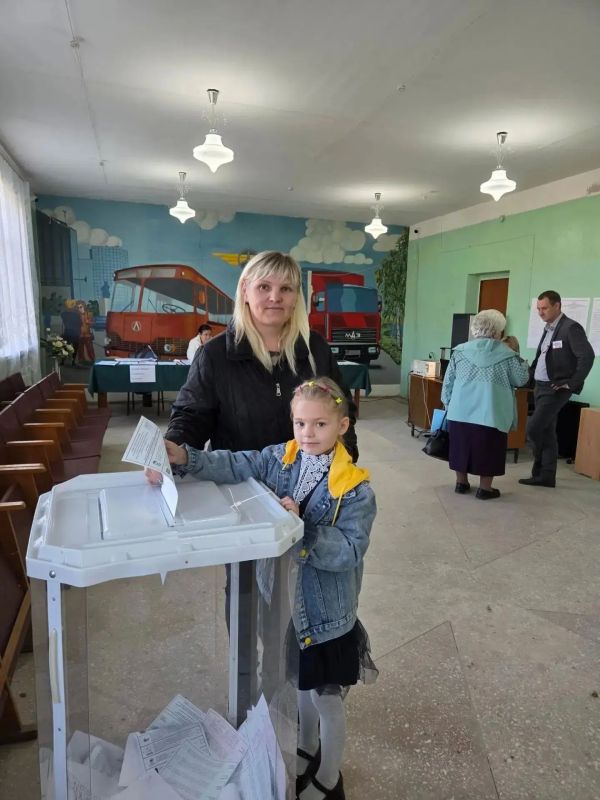На выборы - всей семьёй!. В Пензенской области избиратели приходят на участки вместе с детьми и внуками На выборы - всей семьёй!. В Пензенской области избиратели приходят на участки вместе с детьми и внуками
