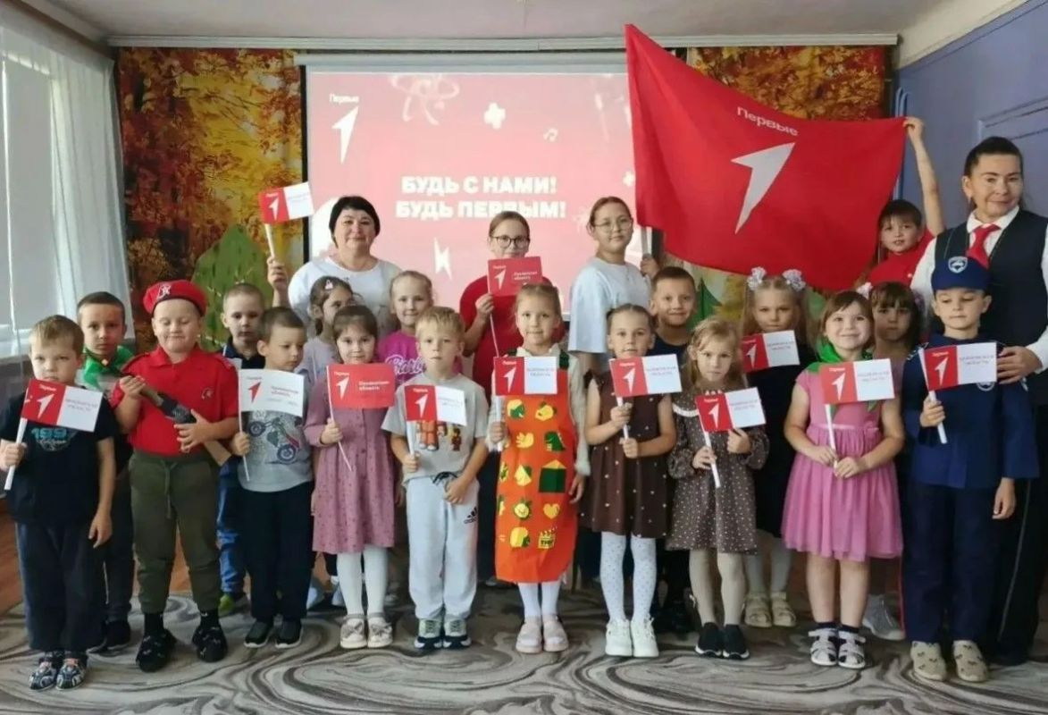 В подготовительную группу детского сада № 5 пришли активисты «Движения Первых» из 5 класса МБОУ СОШ № 3 города Никольска В подготовительную группу детского сада № 5 пришли активисты «Движения Первых» из 5 класса МБОУ СОШ № 3 города Никольска