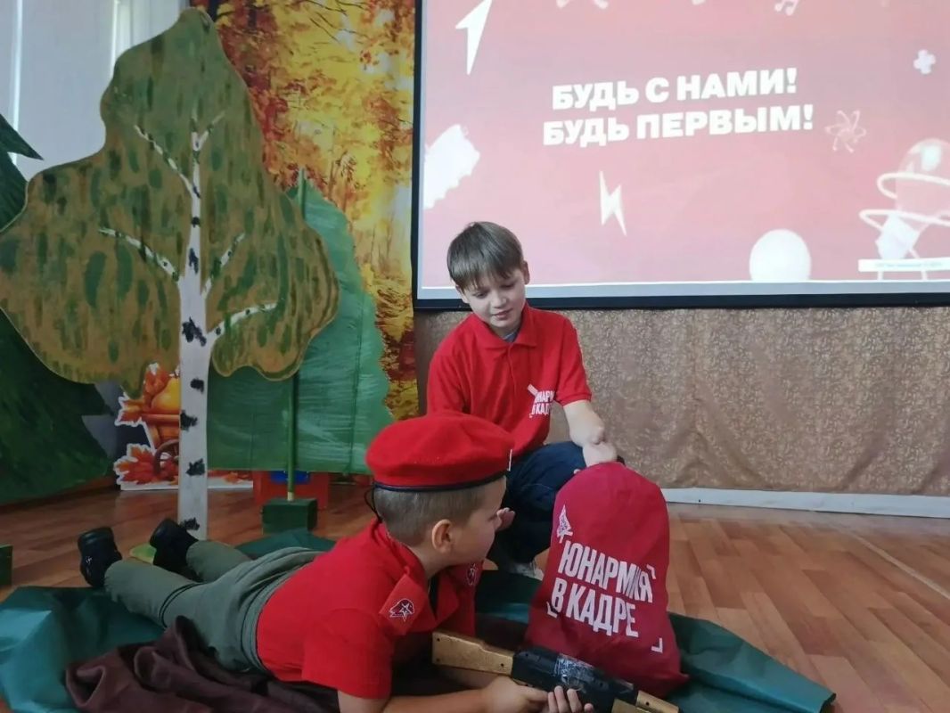 В подготовительную группу детского сада № 5 пришли активисты «Движения Первых» из 5 класса МБОУ СОШ № 3 города Никольска В подготовительную группу детского сада № 5 пришли активисты «Движения Первых» из 5 класса МБОУ СОШ № 3 города Никольска