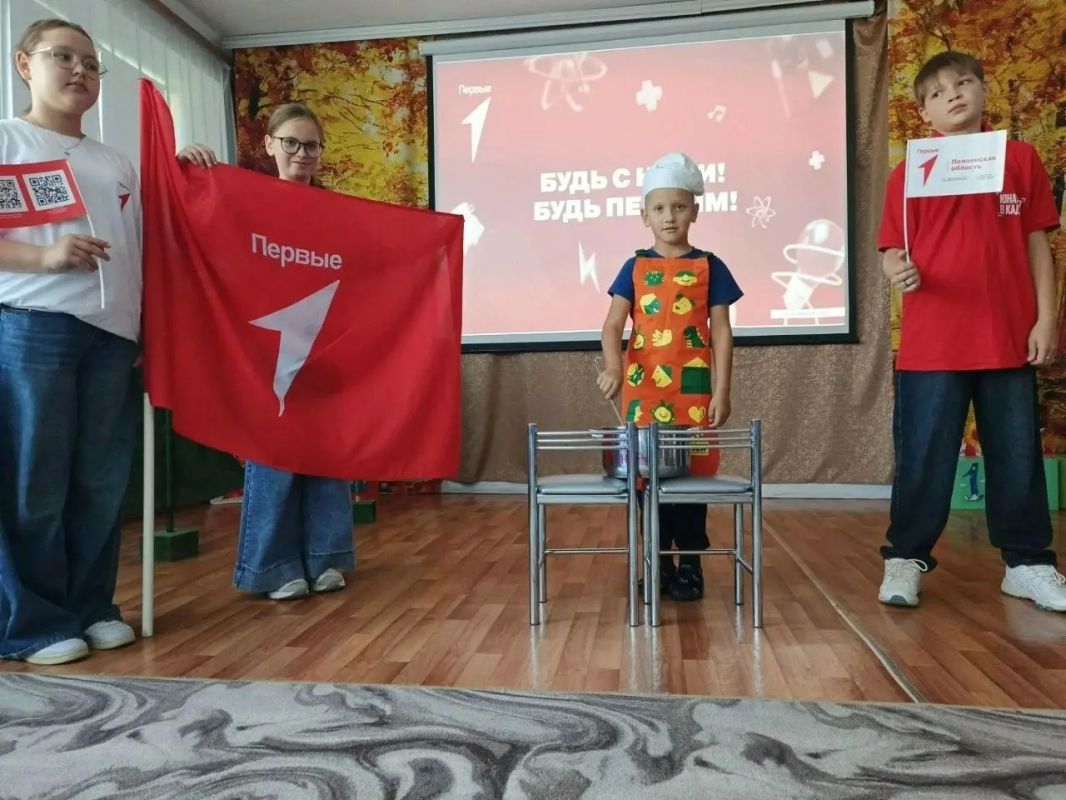 В подготовительную группу детского сада № 5 пришли активисты «Движения Первых» из 5 класса МБОУ СОШ № 3 города Никольска В подготовительную группу детского сада № 5 пришли активисты «Движения Первых» из 5 класса МБОУ СОШ № 3 города Никольска