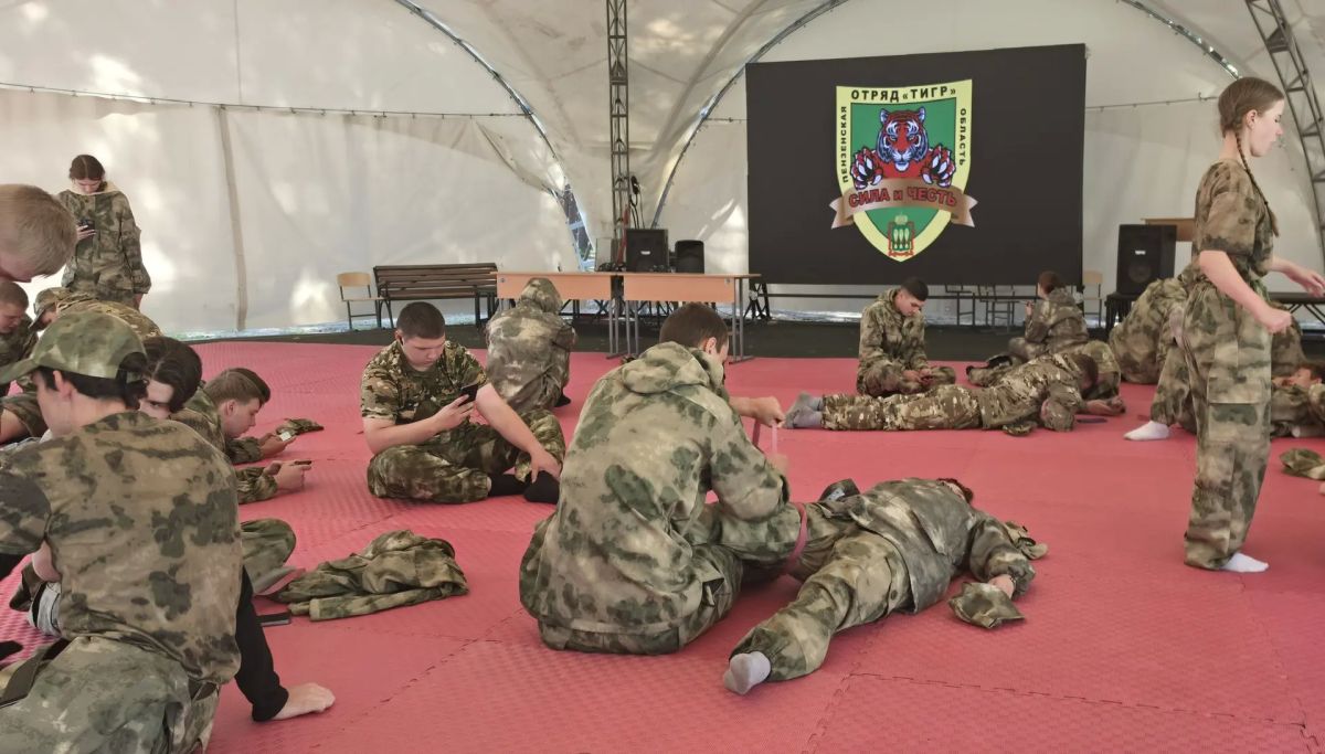 Сотрудники ОМОН «Страж» и СОБР «Агат» Управления Росгвардии по Пензенской области провели комплекс практических занятий для участников VIII Международного учебно-тренировочного сбора отряда содействия правоохранительным... Сотрудники ОМОН «Страж» и СОБР «Агат» Управления Росгвардии по Пензенской области провели комплекс практических занятий для участников VIII Международного учебно-тренировочного сбора отряда содействия правоохранительным...