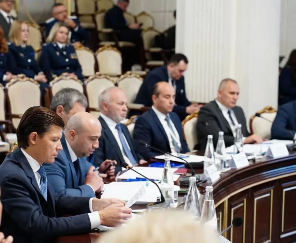 Руководитель УФК по Пензенской области Дмитрий Клусов принял участие в IV выездном расширенном заседании Контрольной комиссии Федерального казначейства Руководитель УФК по Пензенской области Дмитрий Клусов принял участие в IV выездном расширенном заседании Контрольной комиссии Федерального казначейства