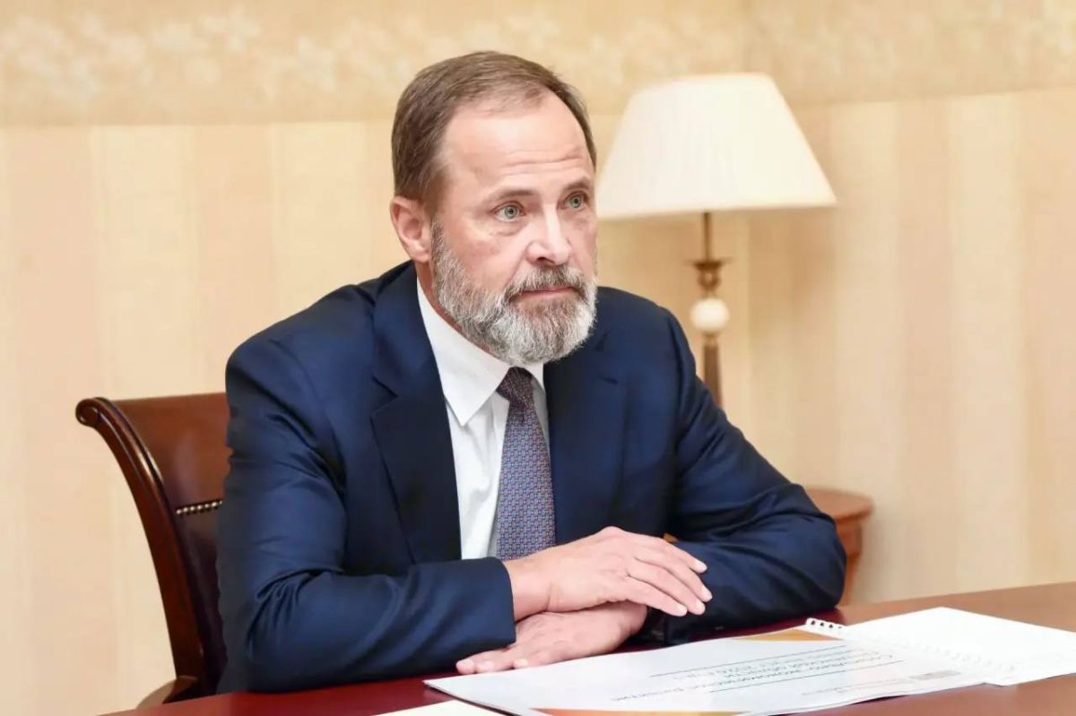Олег Мельниченко: После церемонии вступления в должность доложил полномочному представителю Президента РФ в ПФО Игорю Анатольевичу Комарову о достигнутых результатах социально-экономического развития Пензенской области... Олег Мельниченко: После церемонии вступления в должность доложил полномочному представителю Президента РФ в ПФО Игорю Анатольевичу Комарову о достигнутых результатах социально-экономического развития Пензенской области...