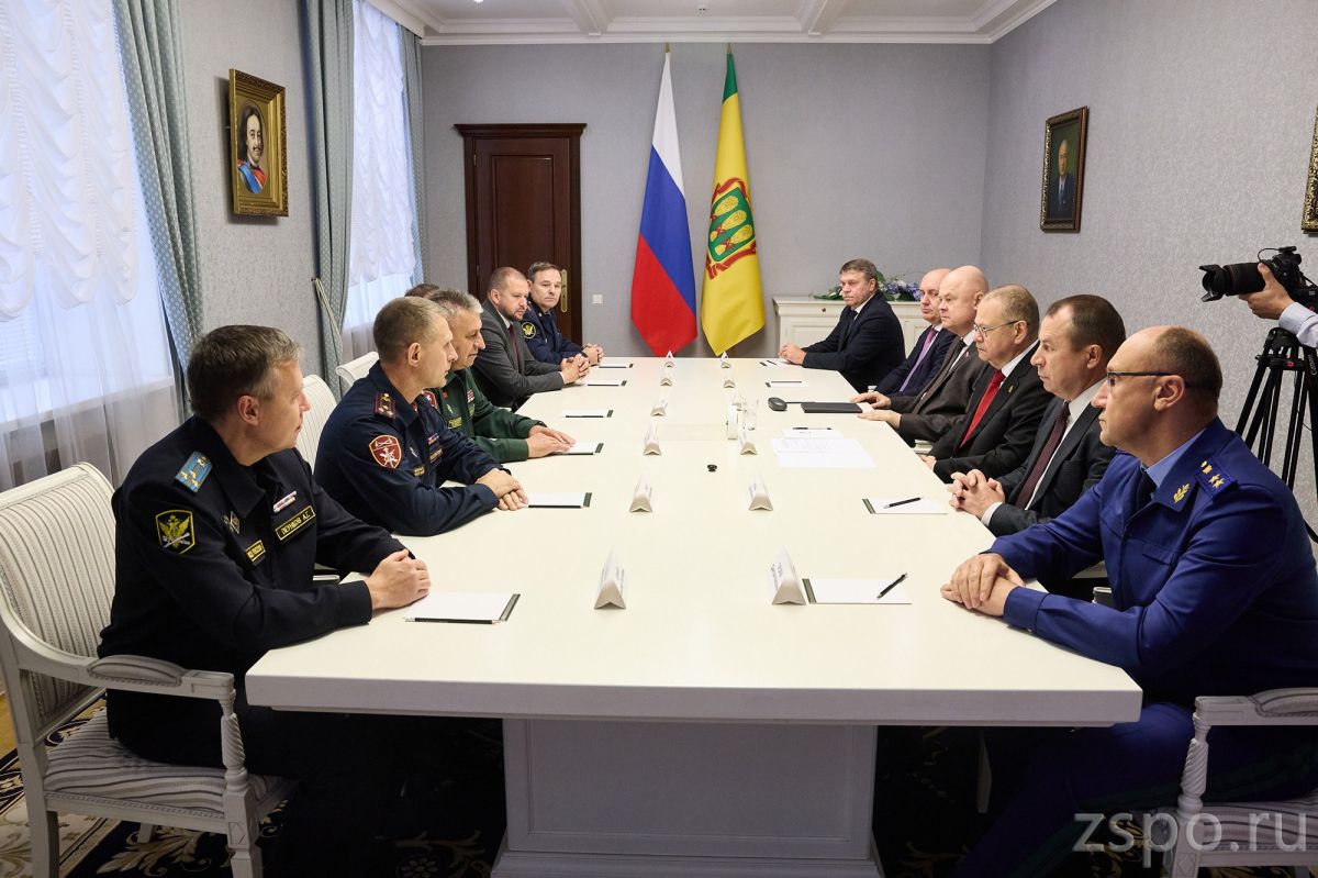Спикер Заксобрания Вадим Супиков принял участие в обсуждении вопросов взаимодействия с Управлением Росгвардии по Пензенской области Спикер Заксобрания Вадим Супиков принял участие в обсуждении вопросов взаимодействия с Управлением Росгвардии по Пензенской области