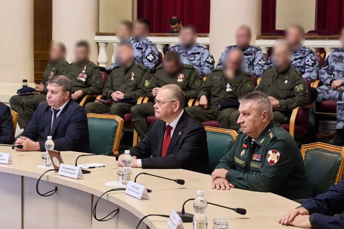 Вадим Супиков вручил награды пензенским росгвардейцам Вадим Супиков вручил награды пензенским росгвардейцам