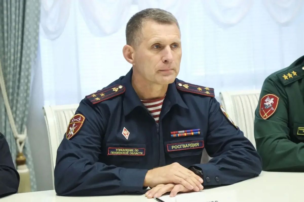 Олег Мельниченко: Командующий Приволжским ордена Жукова округом войск национальной гвардии Сергей Владимирович Просяник представил мне и руководителям силовых структур нашего региона в качестве начальника управления... Олег Мельниченко: Командующий Приволжским ордена Жукова округом войск национальной гвардии Сергей Владимирович Просяник представил мне и руководителям силовых структур нашего региона в качестве начальника управления...