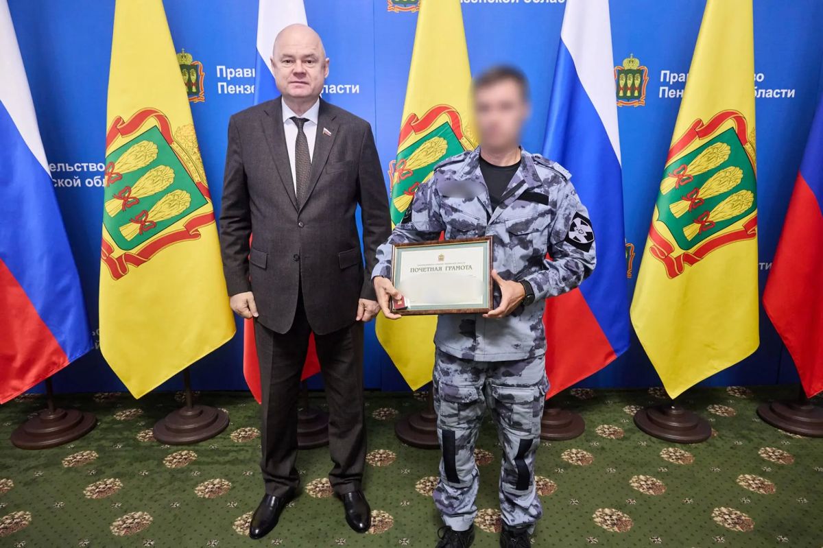Вадим Супиков вручил награды пензенским росгвардейцам Вадим Супиков вручил награды пензенским росгвардейцам