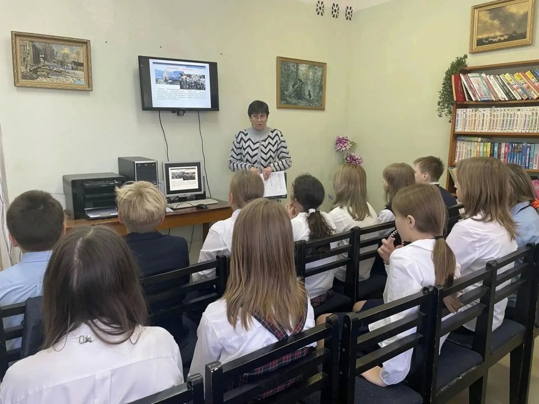Как проходит в библиотеках День воссоединения новых регионов с Россией Как проходит в библиотеках День воссоединения новых регионов с Россией