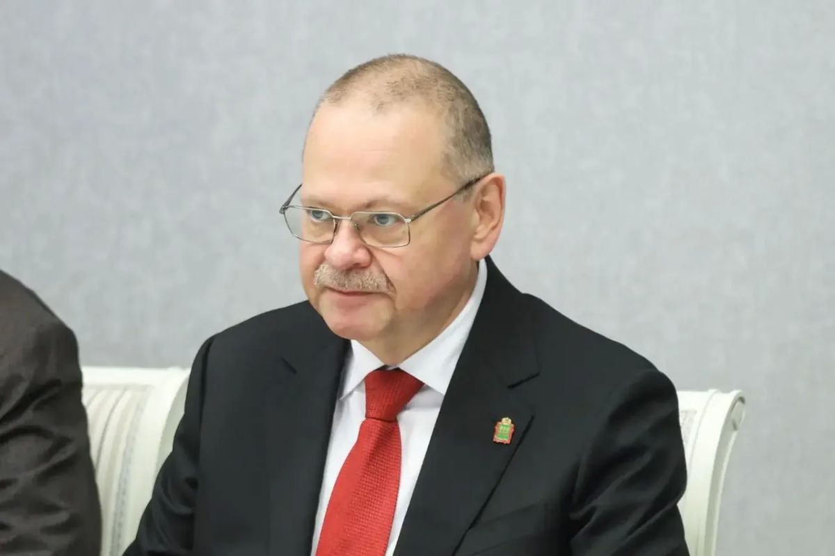 Олег Мельниченко: Командующий Приволжским ордена Жукова округом войск национальной гвардии Сергей Владимирович Просяник представил мне и руководителям силовых структур нашего региона в качестве начальника управления... Олег Мельниченко: Командующий Приволжским ордена Жукова округом войск национальной гвардии Сергей Владимирович Просяник представил мне и руководителям силовых структур нашего региона в качестве начальника управления...