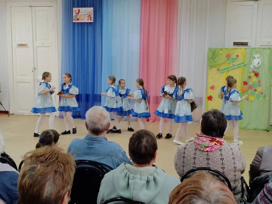 В Белинском районе поздравили пожилых людей с праздником В Белинском районе поздравили пожилых людей с праздником