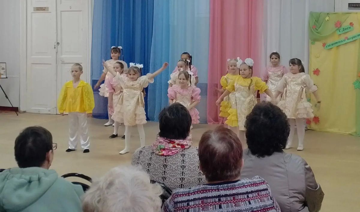 В Белинском районе поздравили пожилых людей с праздником В Белинском районе поздравили пожилых людей с праздником