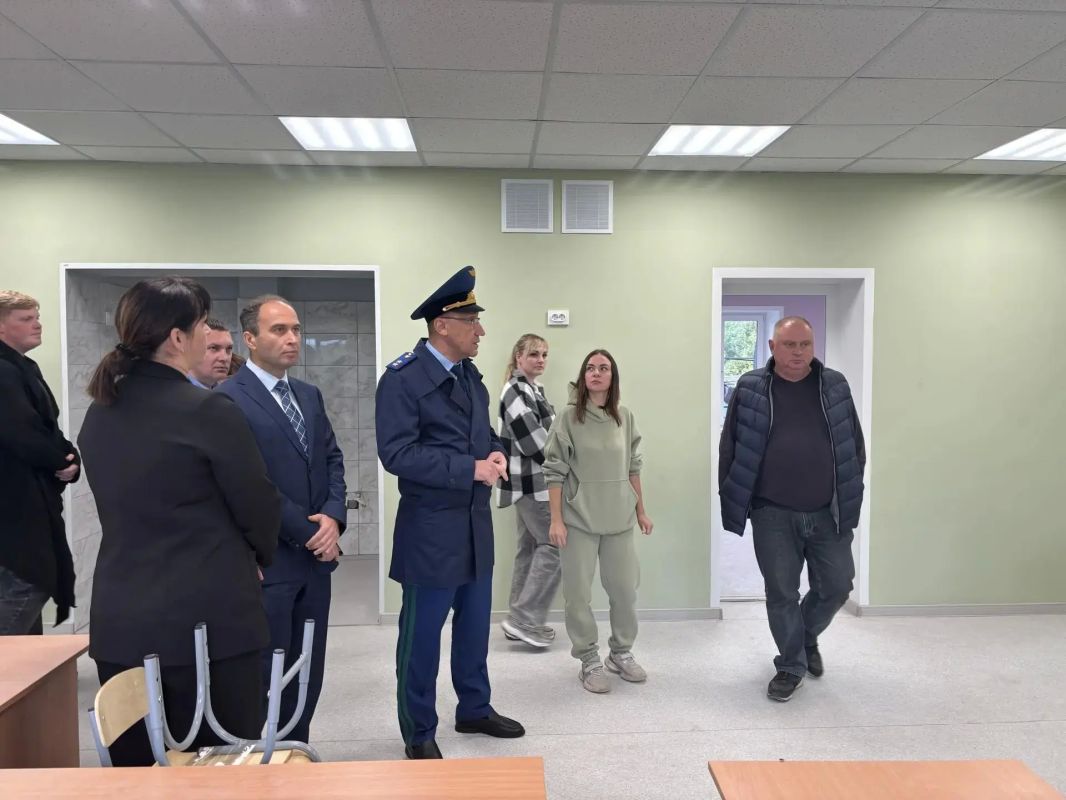 Прокурор области Дмитрий Горшков совершил рабочую поездку в Пензенский район Дмитрий Горшков совместно с Уполномоченным по правам человека в регионе Владимиром Фоминым совершили рабочую поездку в Пензенский район, где на... Прокурор области Дмитрий Горшков совершил рабочую поездку в Пензенский район Дмитрий Горшков совместно с Уполномоченным по правам человека в регионе Владимиром Фоминым совершили рабочую поездку в Пензенский район, где на...