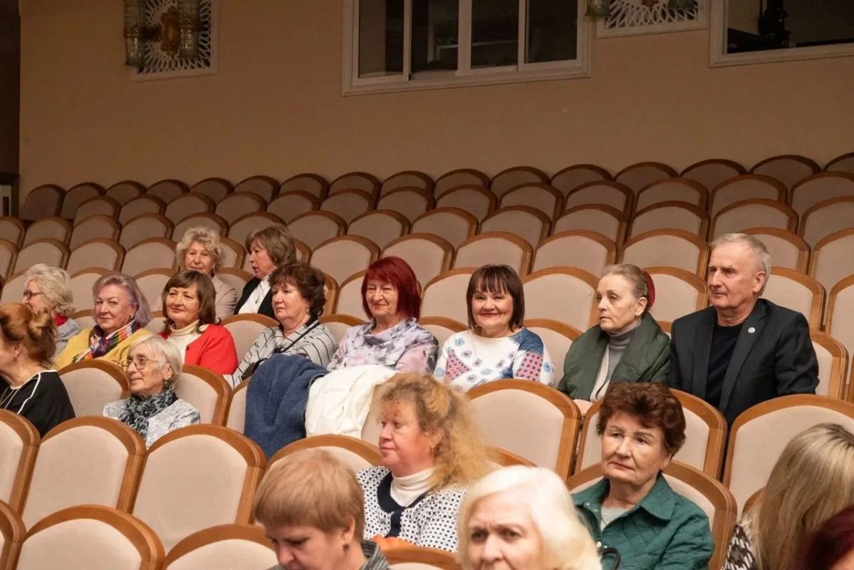 В честь Международного дня пожилого человека мы с особой теплотой говорим «спасибо» тем, кто заложил основы нашей работы и щедро делится своим опытом! В честь Международного дня пожилого человека мы с особой теплотой говорим «спасибо» тем, кто заложил основы нашей работы и щедро делится своим опытом!
