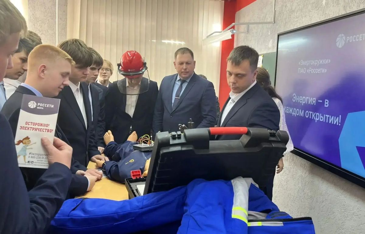 В средней школе №2 села Грабово им. Героя России С.В. Кустова состоялось торжественное открытие «Энергокружка» — федерального образовательного проекта компании «Россети» В средней школе №2 села Грабово им. Героя России С.В. Кустова состоялось торжественное открытие «Энергокружка» — федерального образовательного проекта компании «Россети»