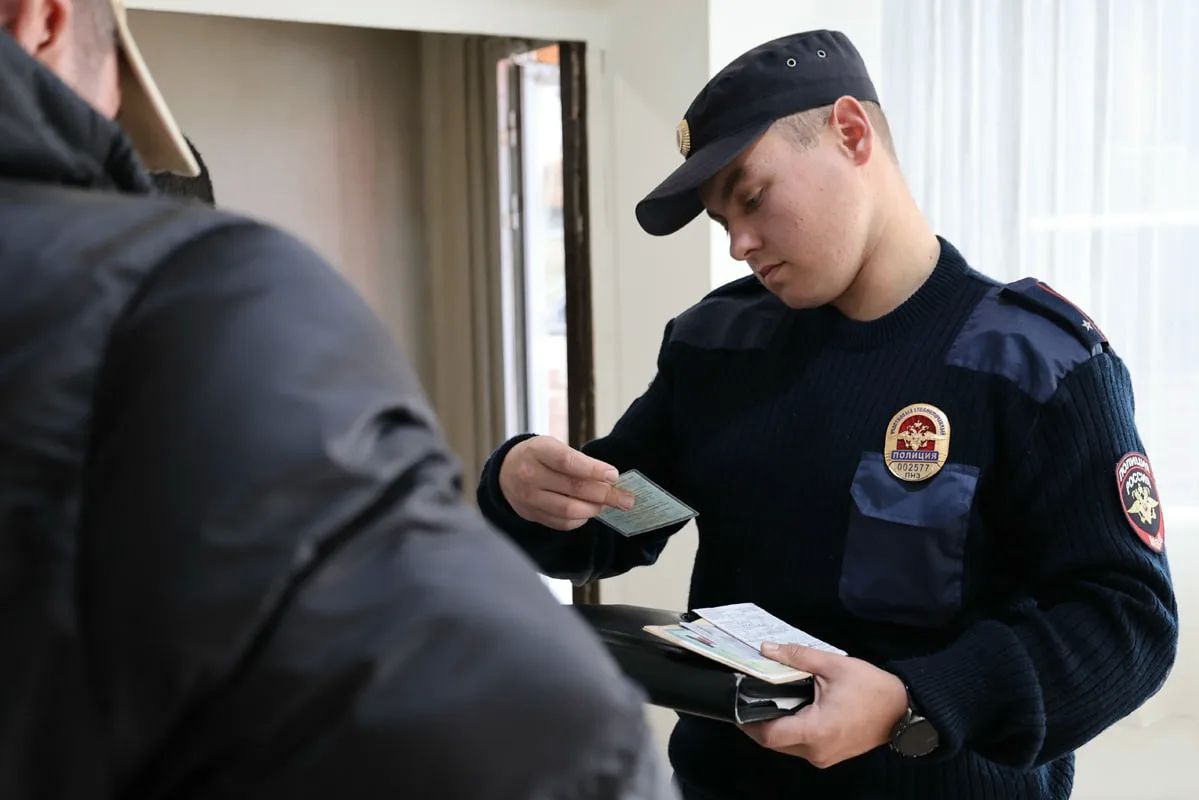 Мужчина совершил кражу сухостойных деревьев для заготовки дров и был задержан сотрудниками полиции