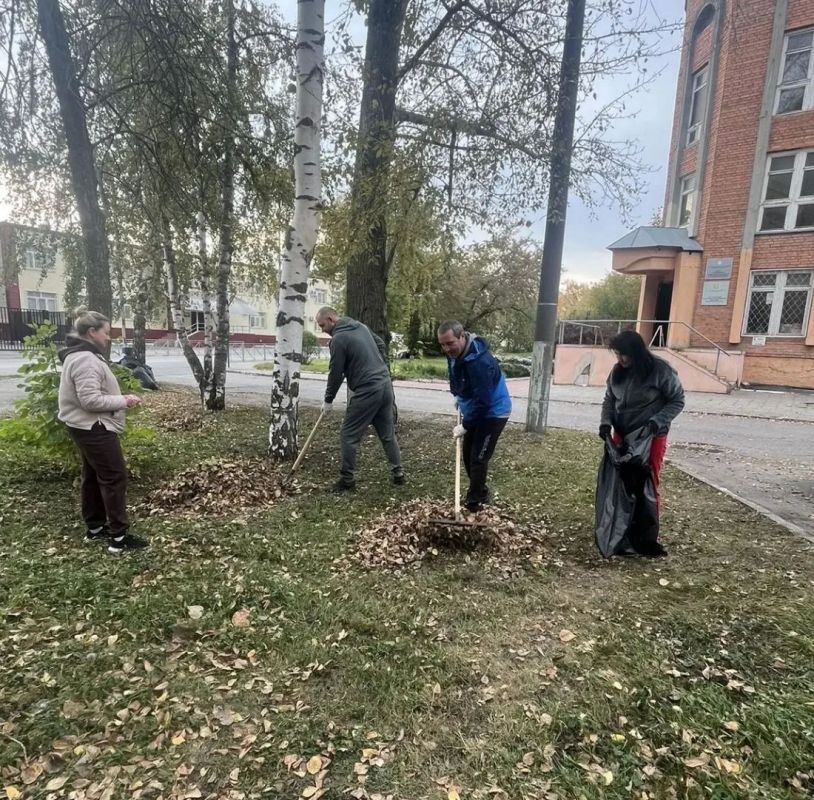 Сотрудники Министерства труда, социальной защиты и демографии Пензенской области присоединились к региональному и городскому субботнику Сотрудники Министерства труда, социальной защиты и демографии Пензенской области присоединились к региональному и городскому субботнику