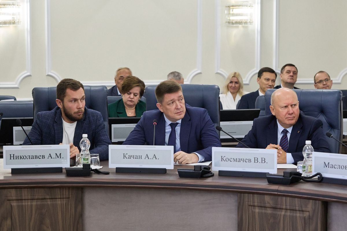 Социальное сопровождение семей с детьми рассмотрели в областном правительстве Социальное сопровождение семей с детьми рассмотрели в областном правительстве