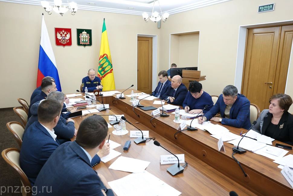 Губернатор Пензенской области Олег Мельниченко провел рабочее совещание по вопросу деятельности регионального отделения Российского военно-исторического общества Губернатор Пензенской области Олег Мельниченко провел рабочее совещание по вопросу деятельности регионального отделения Российского военно-исторического общества