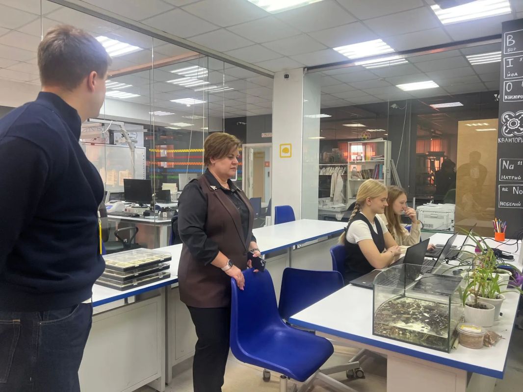 Врио министра образования Пензенской области Лариса Владимировна Казакова с рабочим визитом посетила АНО ДО «Кванториум НЭЛ» Врио министра образования Пензенской области Лариса Владимировна Казакова с рабочим визитом посетила АНО ДО «Кванториум НЭЛ»