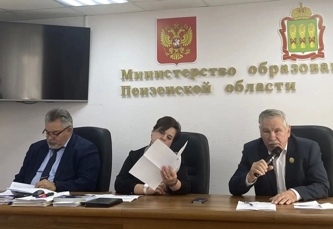 22 октября в Министерстве образования Пензенской области состоялось совещание под председательством Врио Министра образования Пензенской области Ларисы Казаковой по вопросу организации и развития деятельности отряда... 22 октября в Министерстве образования Пензенской области состоялось совещание под председательством Врио Министра образования Пензенской области Ларисы Казаковой по вопросу организации и развития деятельности отряда...