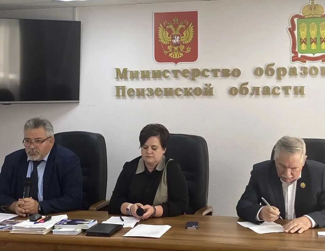 22 октября в Министерстве образования Пензенской области состоялось совещание под председательством Врио Министра образования Пензенской области Ларисы Казаковой по вопросу организации и развития деятельности отряда... 22 октября в Министерстве образования Пензенской области состоялось совещание под председательством Врио Министра образования Пензенской области Ларисы Казаковой по вопросу организации и развития деятельности отряда...