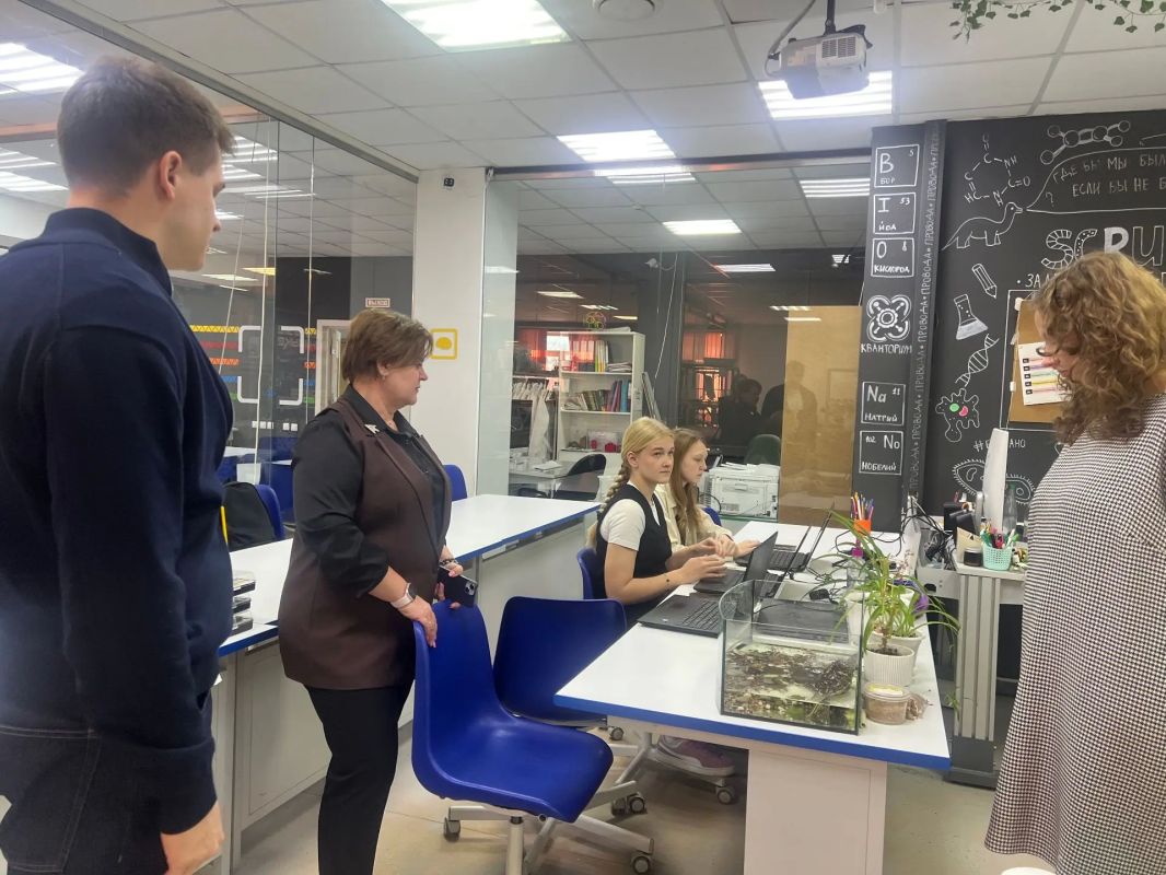 Врио министра образования Пензенской области Лариса Владимировна Казакова с рабочим визитом посетила АНО ДО «Кванториум НЭЛ» Врио министра образования Пензенской области Лариса Владимировна Казакова с рабочим визитом посетила АНО ДО «Кванториум НЭЛ»