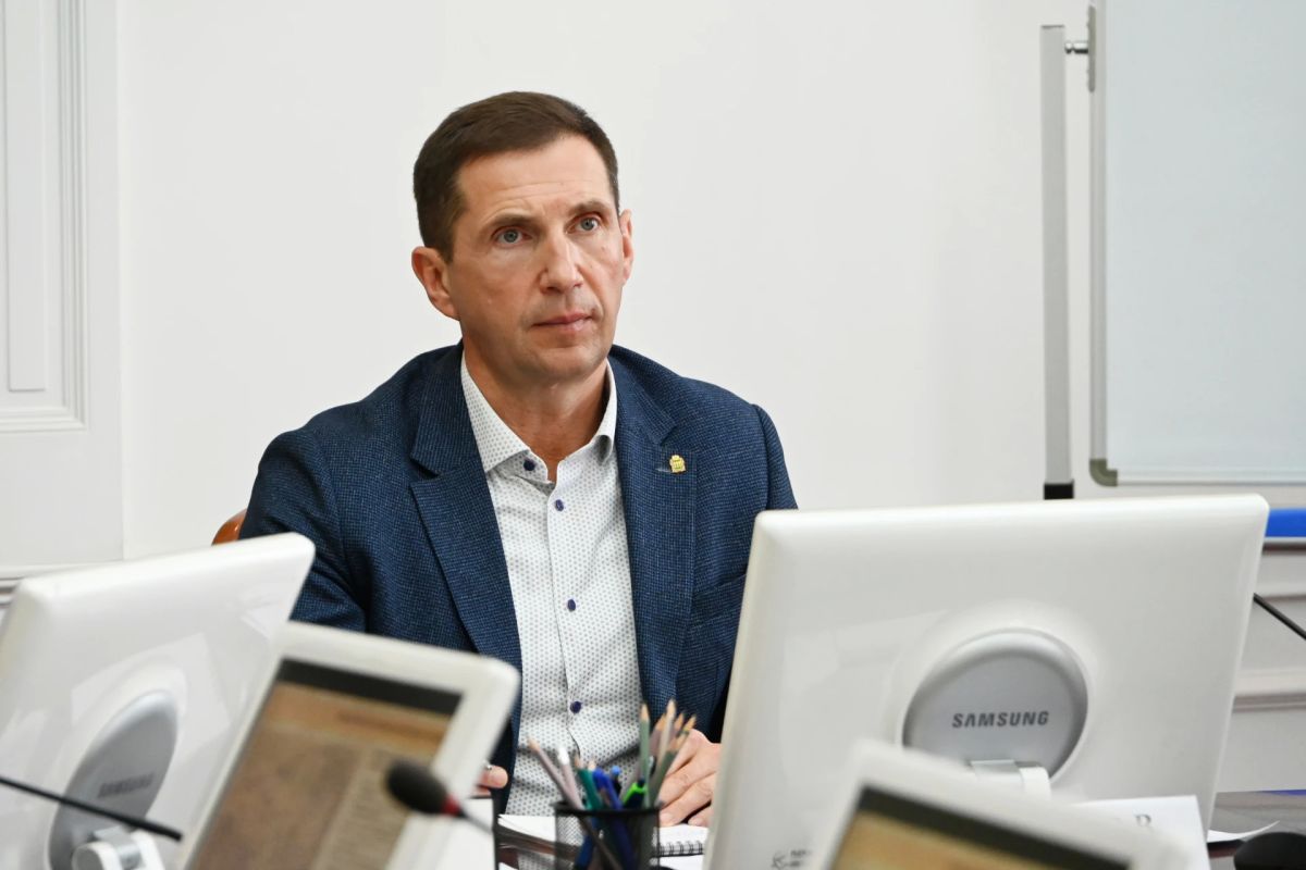 Олег Денисов: Вчера и сегодня провел совещания с банковским сектором, ресурсниками, застройщиками и промышленниками Олег Денисов: Вчера и сегодня провел совещания с банковским сектором, ресурсниками, застройщиками и промышленниками