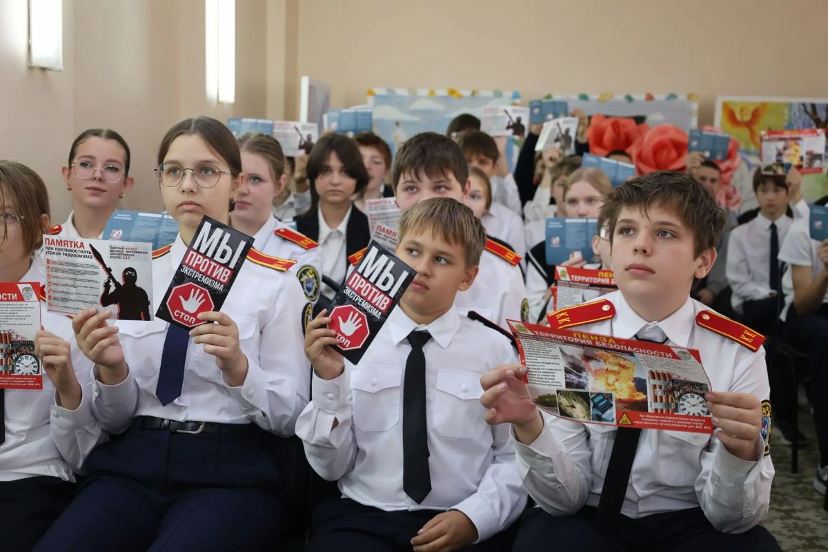 Профилактика в школах: пензенская полиция и общественники продолжают работу по противодействию молодежному экстремизму Профилактика в школах: пензенская полиция и общественники продолжают работу по противодействию молодежному экстремизму