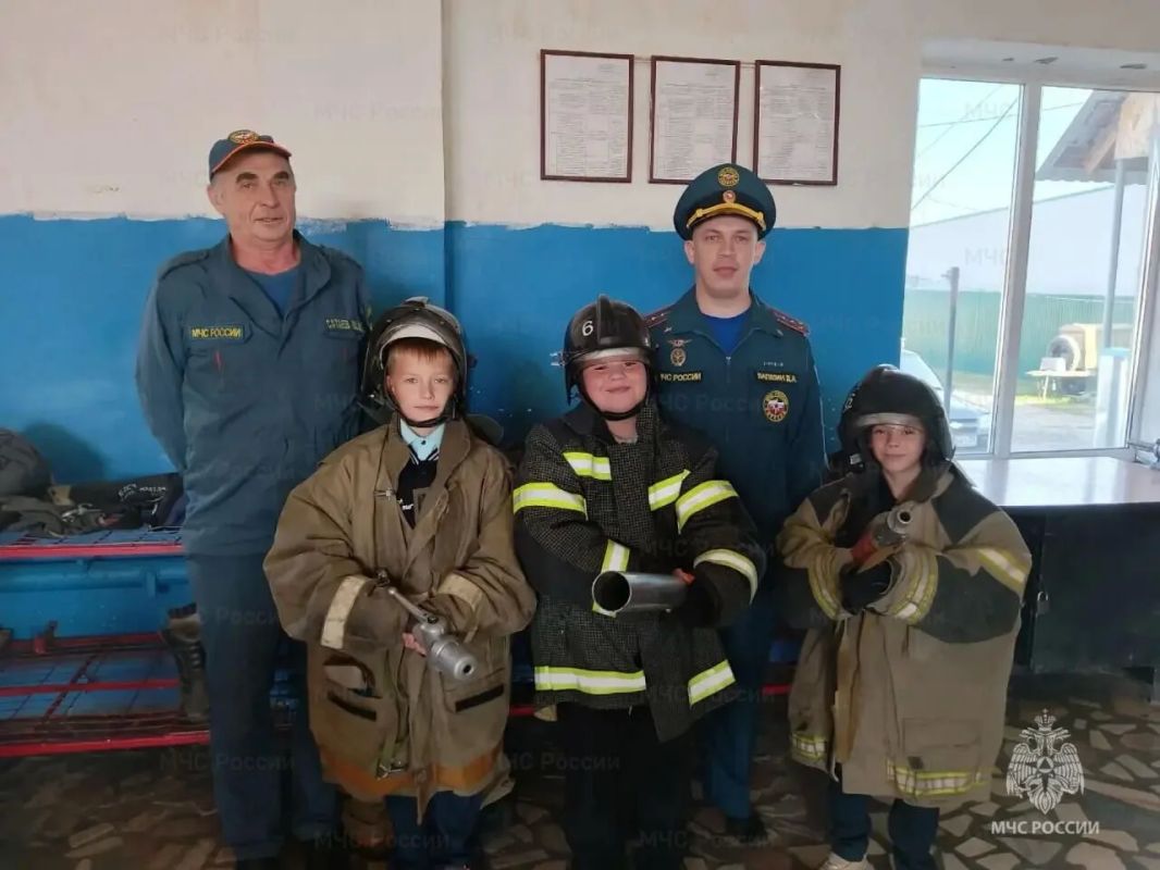 В рамках месячника гражданской обороны сотрудники МЧС России организуют обучающие занятия для детей во всех районах Пензенской области В рамках месячника гражданской обороны сотрудники МЧС России организуют обучающие занятия для детей во всех районах Пензенской области