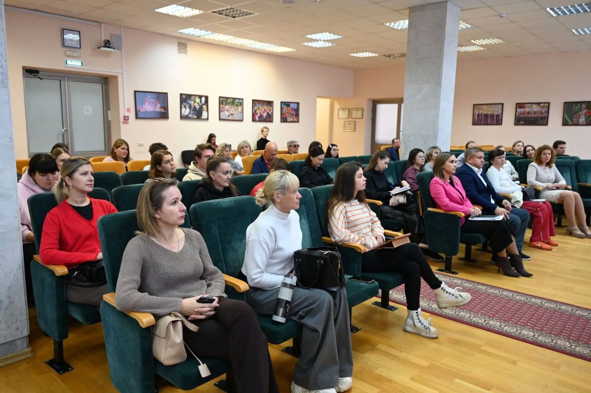Олег Денисов: До Нового года осталась пара месяцев Олег Денисов: До Нового года осталась пара месяцев
