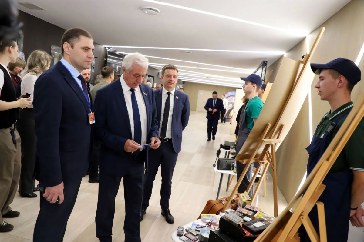 Александр Ломовцев пожелал конкурсантам «Автопрофи-2026» удачи на всех этапах соревнований Александр Ломовцев пожелал конкурсантам «Автопрофи-2026» удачи на всех этапах соревнований